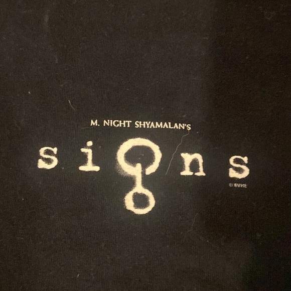 M Night Shyamalan Signs Movie Tee signs in size L - Picture 2 of 8